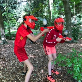 Gellyball Jungs im Wald